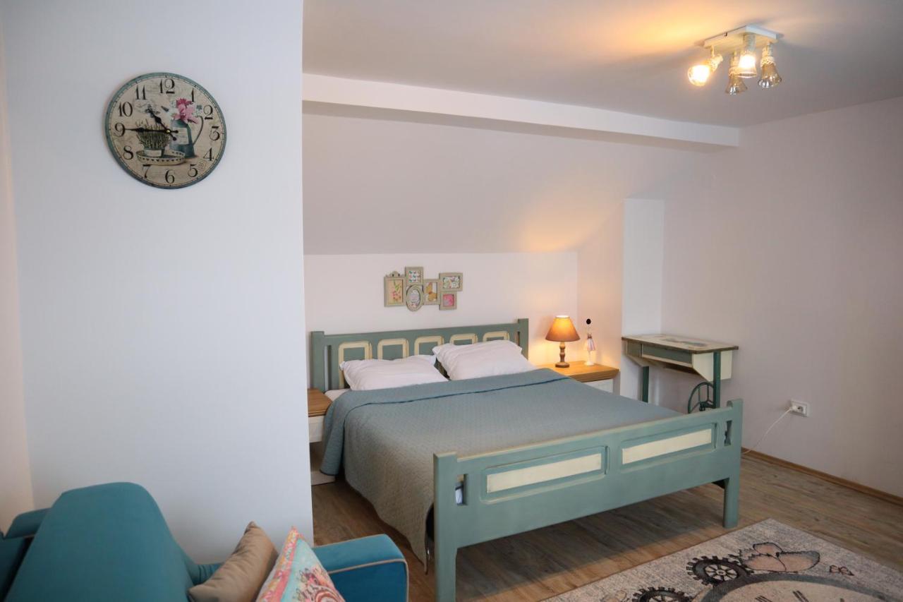 Vila Chic M Hotel โมเอเชอ เด จอส ภายนอก รูปภาพ